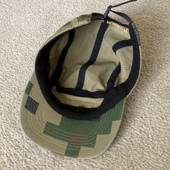 Supreme Camo Hat - Picture 5 of 5